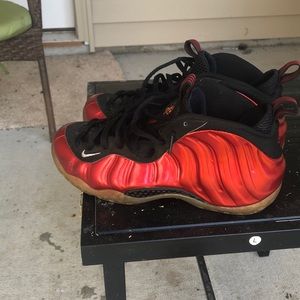 Foamposite metallic red